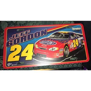 2002 Jeff Gordon #24 JG Motorsports Dupont Nascar Plastic License Plate 2‎ Bear